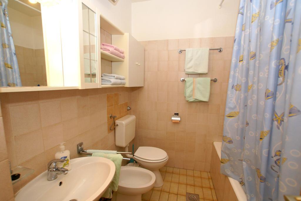 Apartment Ana 1 Malinska Zimmer foto